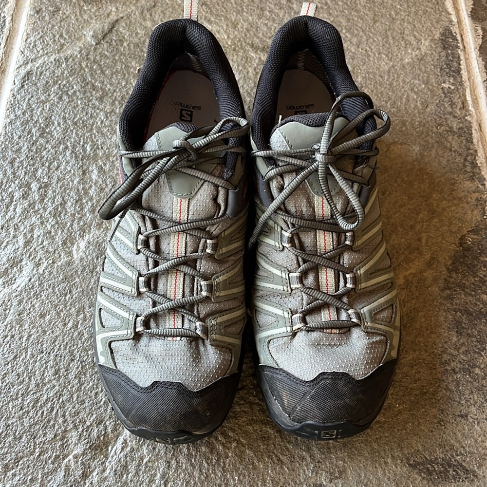 Salomon X Crest Men’s Grey and Black Hiking Shoes Size 12.5